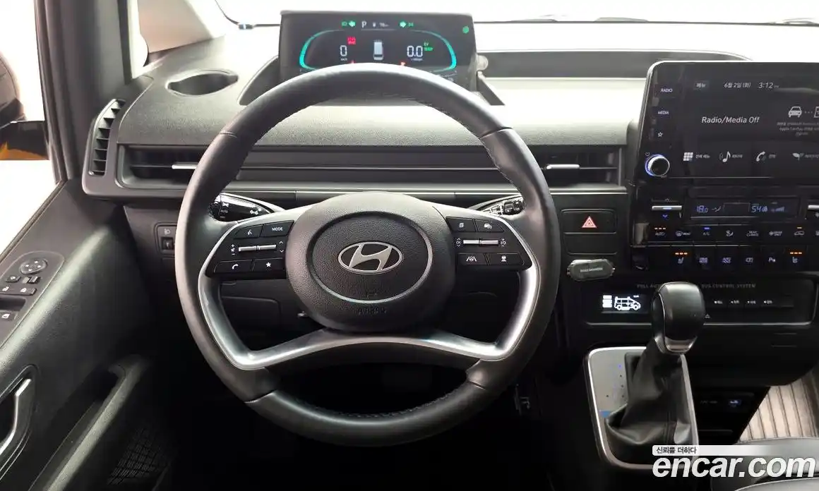 Hyundai Staria 2025 1.6 автомат (гидро), фото 20
