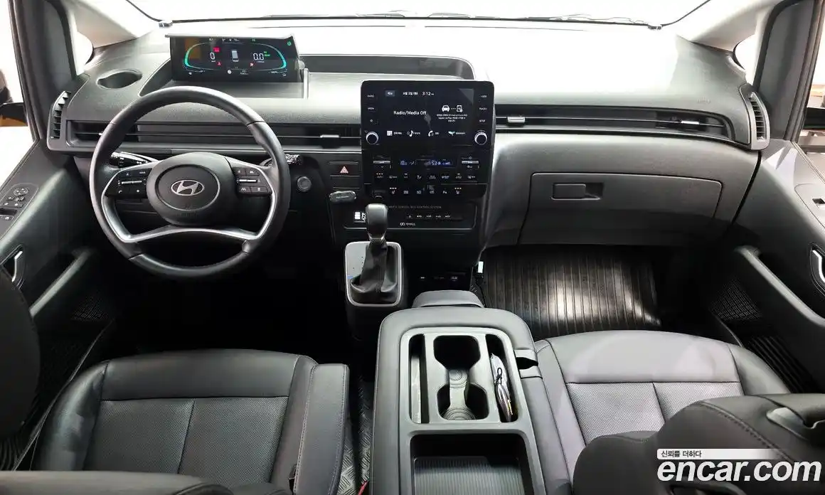 Hyundai Staria 2025 1.6 автомат (гидро), фото 10