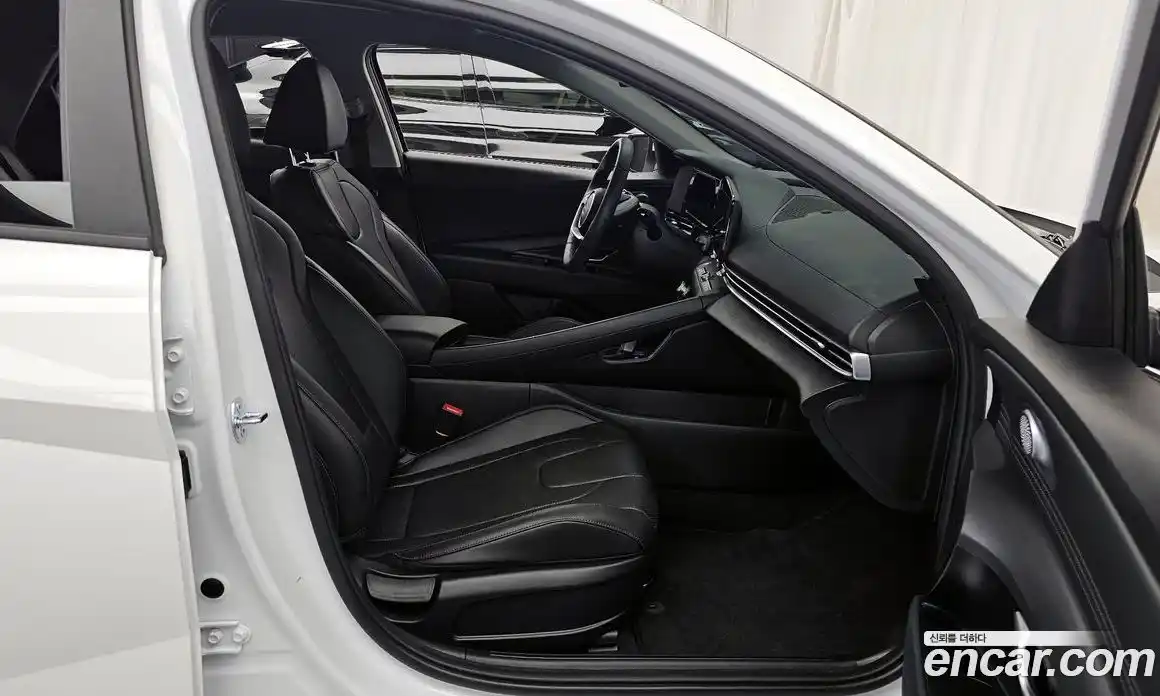 Hyundai Avante 2025 1.6 автомат (гидро), фото 17