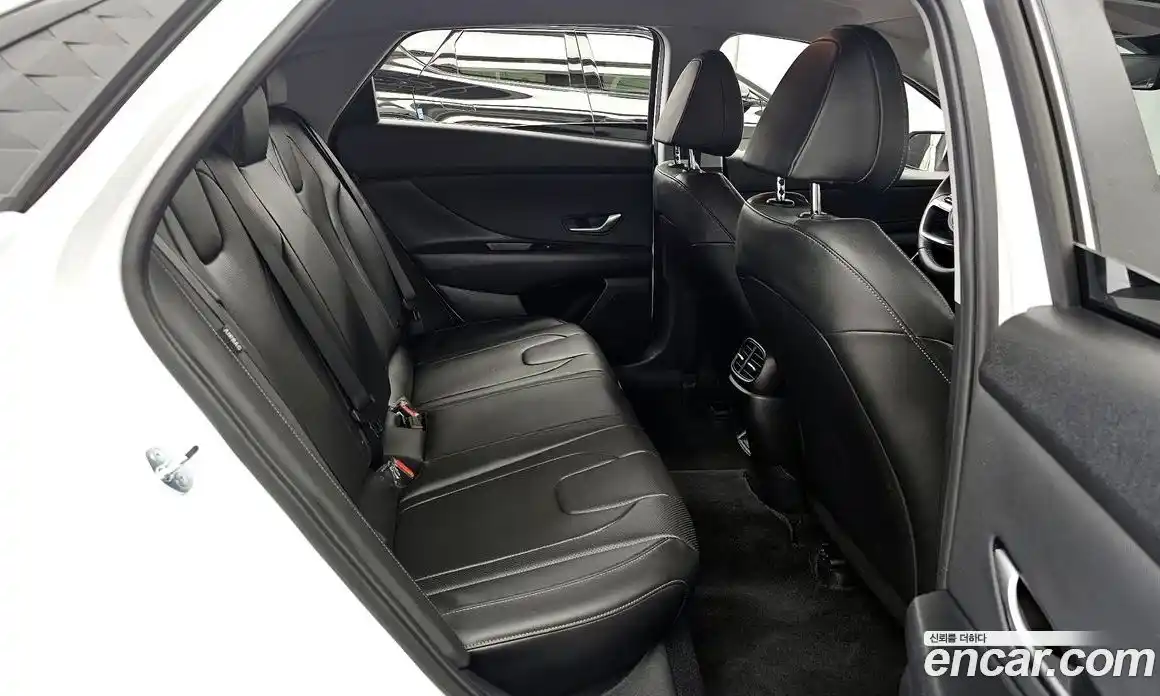Hyundai Avante 2025 1.6 автомат (гидро), фото 18