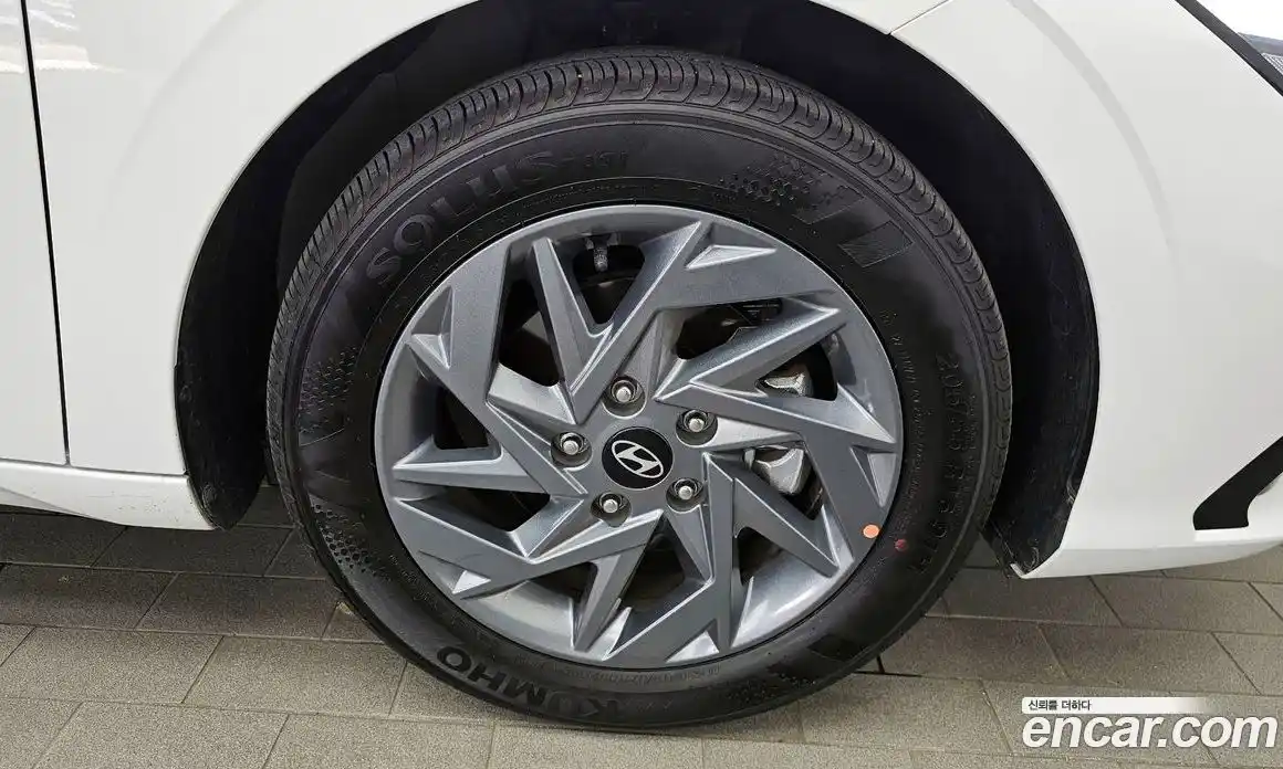 Hyundai Avante 2025 1.6 автомат (гидро), фото 7
