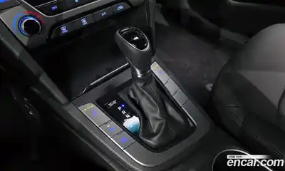 Hyundai Avante 2016 1.6 автомат (гидро), миниатюра 12
