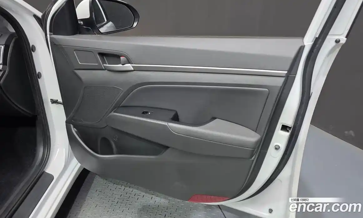 Hyundai Avante 2016 1.6 автомат (гидро), фото 14
