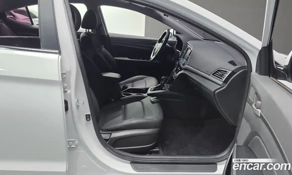 Hyundai Avante 2016 1.6 автомат (гидро), фото 16