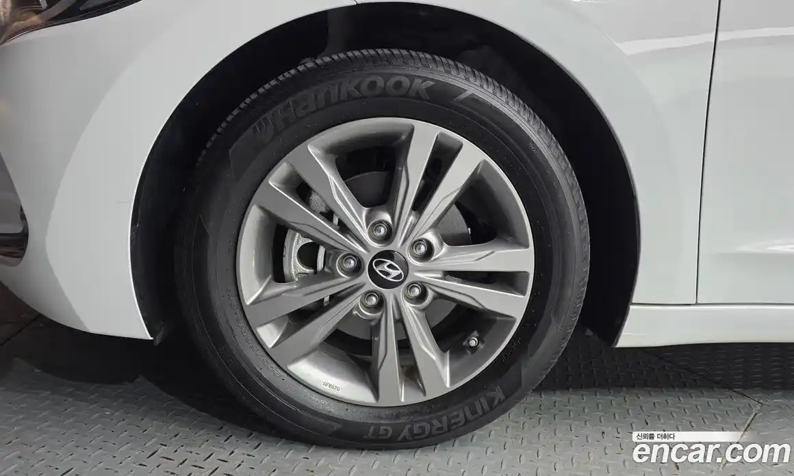 Hyundai Avante 2016 1.6 автомат (гидро), фото 5
