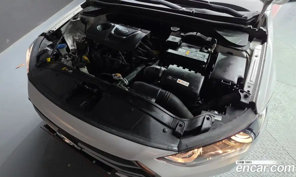 Hyundai Avante 2016 1.6 автомат (гидро), фото 6