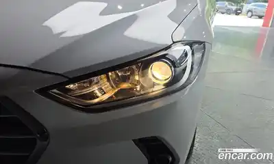 Hyundai Avante 2016 1.6 автомат (гидро), миниатюра 8