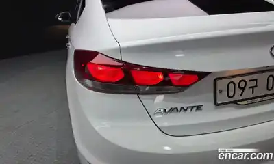 Hyundai Avante 2016 1.6 автомат (гидро), миниатюра 9