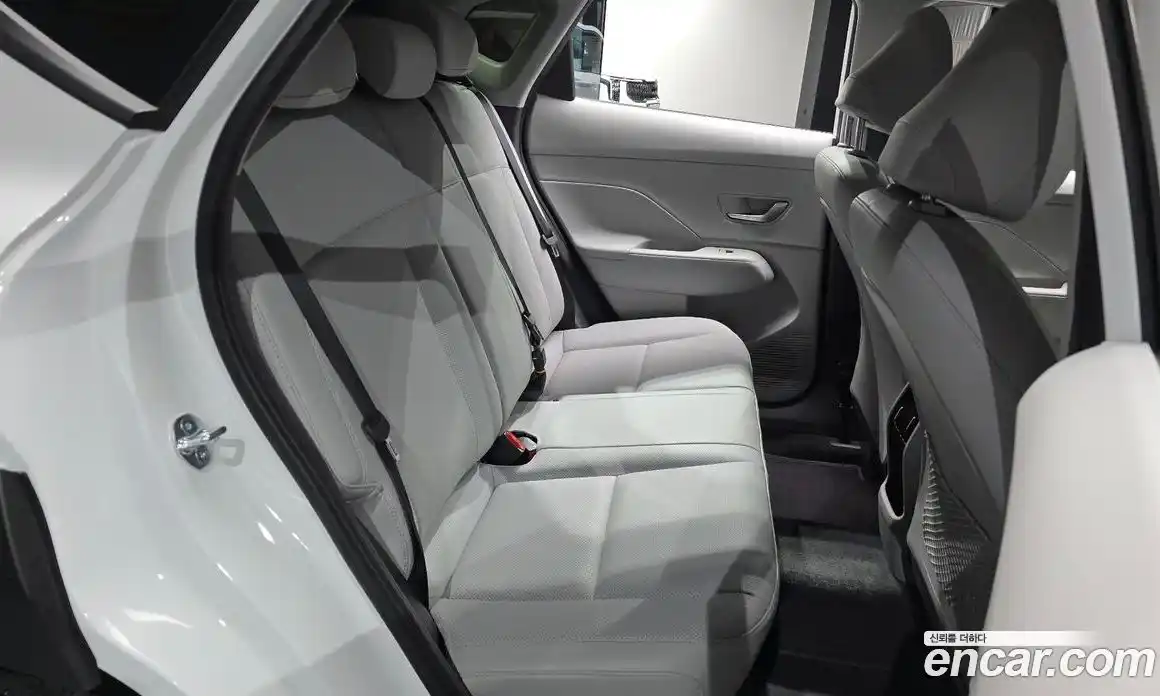Hyundai Kona 2025 1.6 автомат (гидро), фото 17