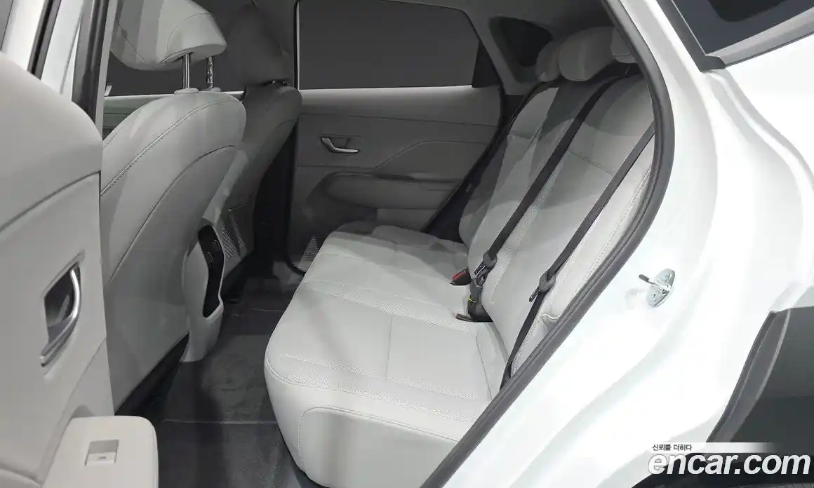Hyundai Kona 2025 1.6 автомат (гидро), фото 18