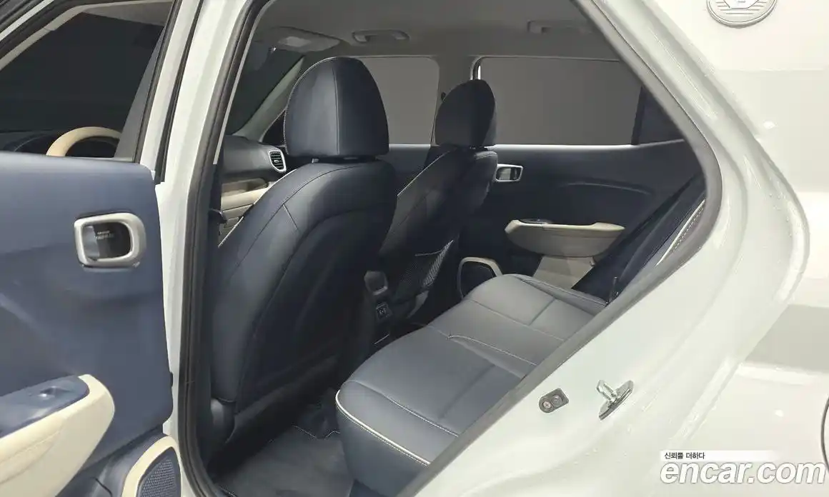 Hyundai Venue 2023 1.6 автомат (гидро), фото 16