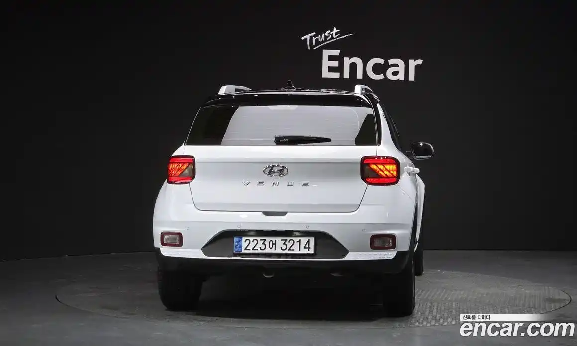 Hyundai Venue 2023 1.6 автомат (гидро), фото 3