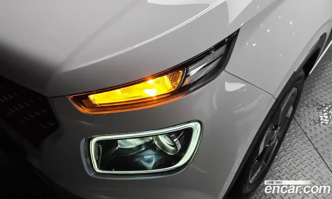 Hyundai Venue 2023 1.6 автомат (гидро), фото 7