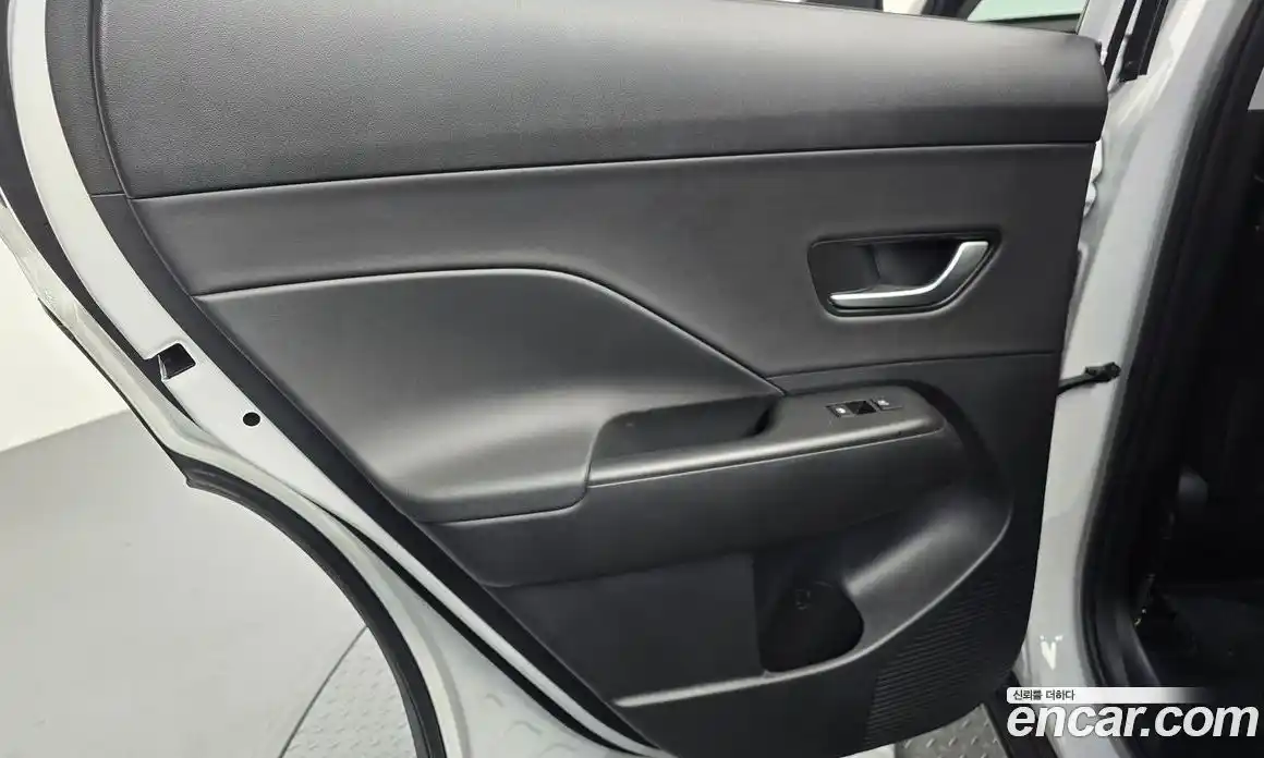 Hyundai Kona 2023 1.6 автомат (гидро), фото 15