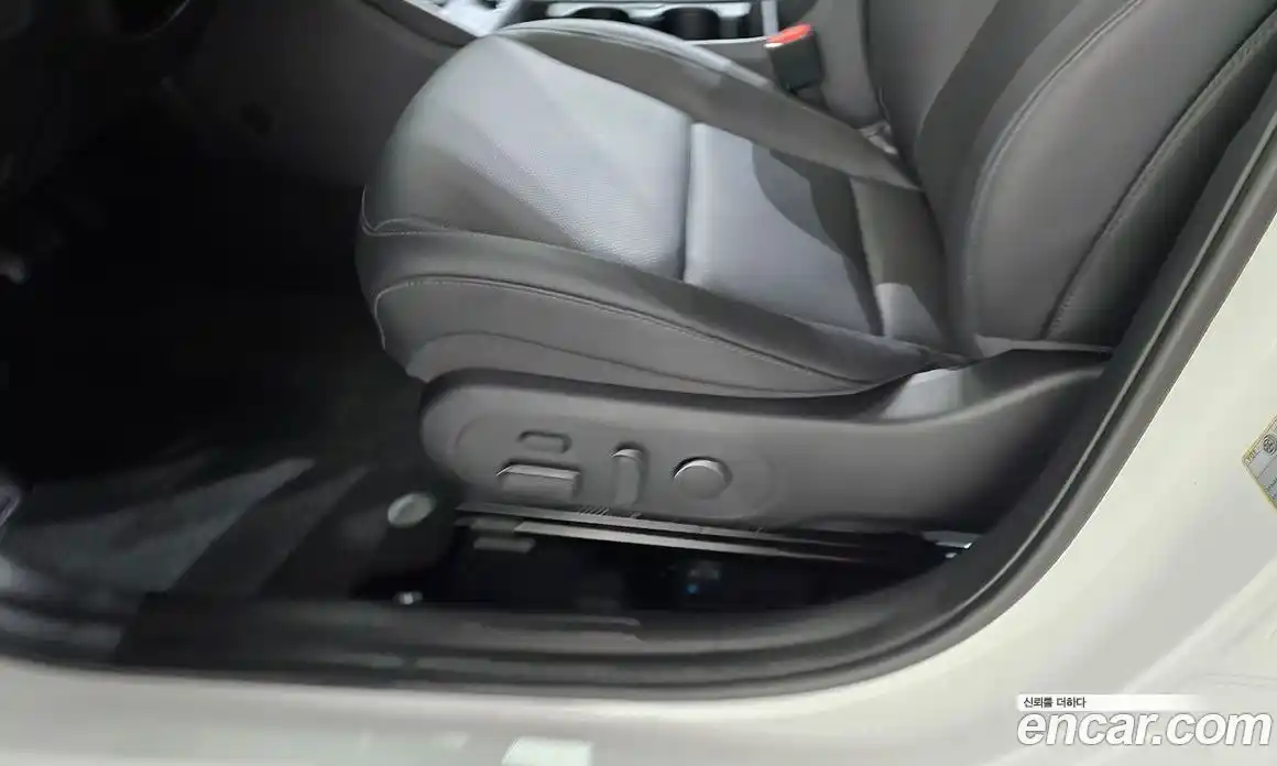Hyundai Kona 2023 1.6 автомат (гидро), фото 32