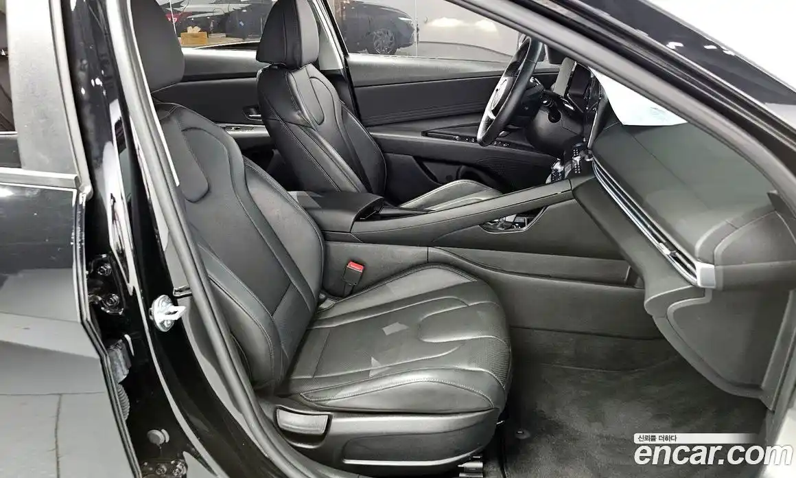 Hyundai Avante 2025 1.6 автомат (гидро), фото 13