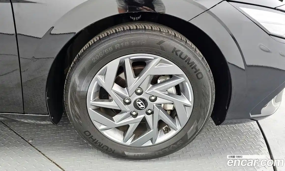 Hyundai Avante 2025 1.6 автомат (гидро), фото 7