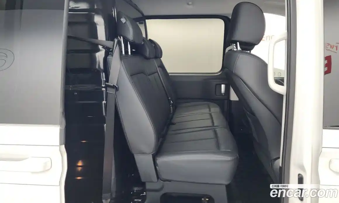 Hyundai Staria 2023 2.2 автомат (гидро), фото 17