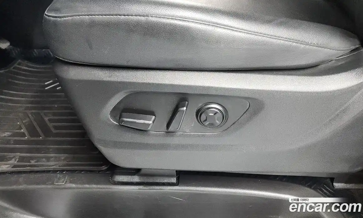 Hyundai Staria 2023 2.2 автомат (гидро), фото 31