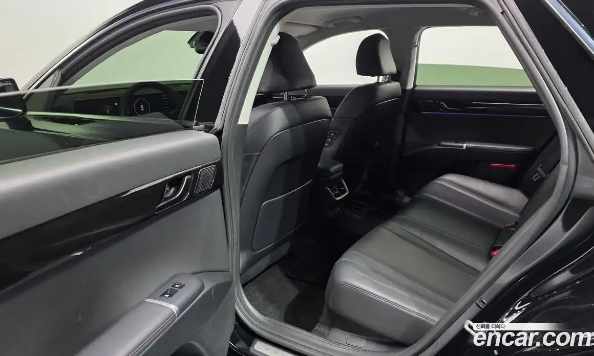 Hyundai Grandeur 2023 2.5 автомат (гидро), фото 17