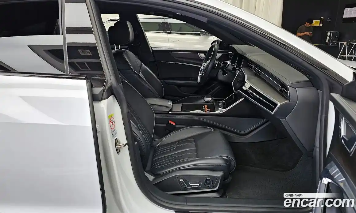 Audi A7 2023 3.0 автомат (гидро), фото 17