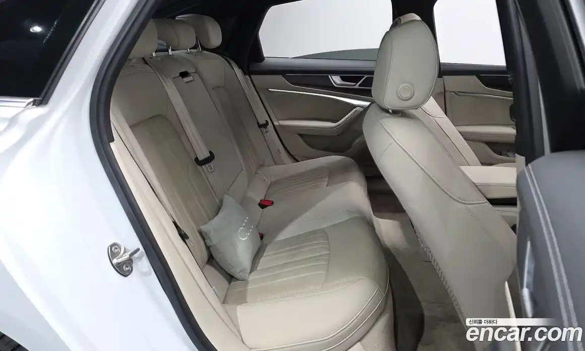 Audi A6 2021 3.0 автомат (гидро), фото 12