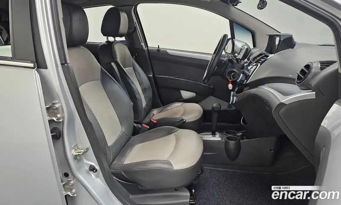 Chevrolet Spark 2011 1.0 автомат (гидро), фото 16