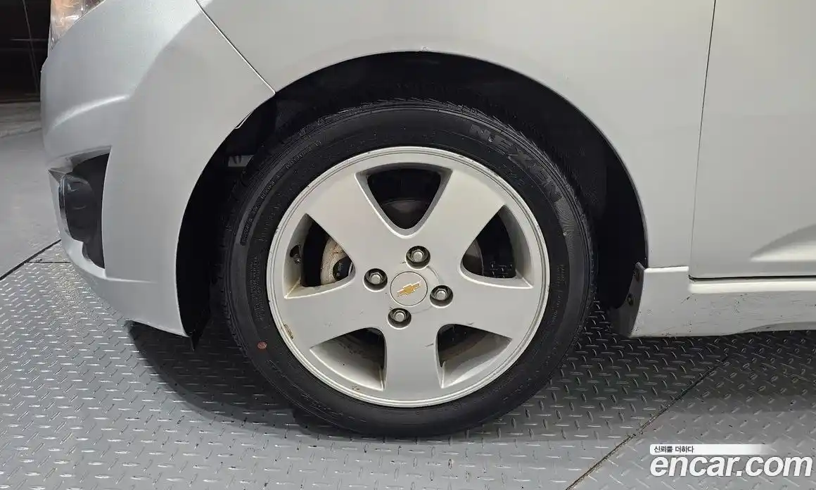 Chevrolet Spark 2011 1.0 автомат (гидро), фото 5