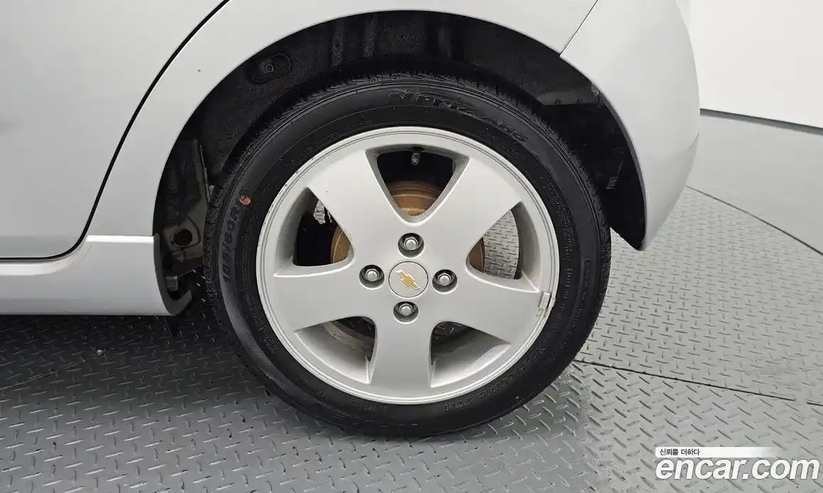 Chevrolet Spark 2011 1.0 автомат (гидро), фото 7