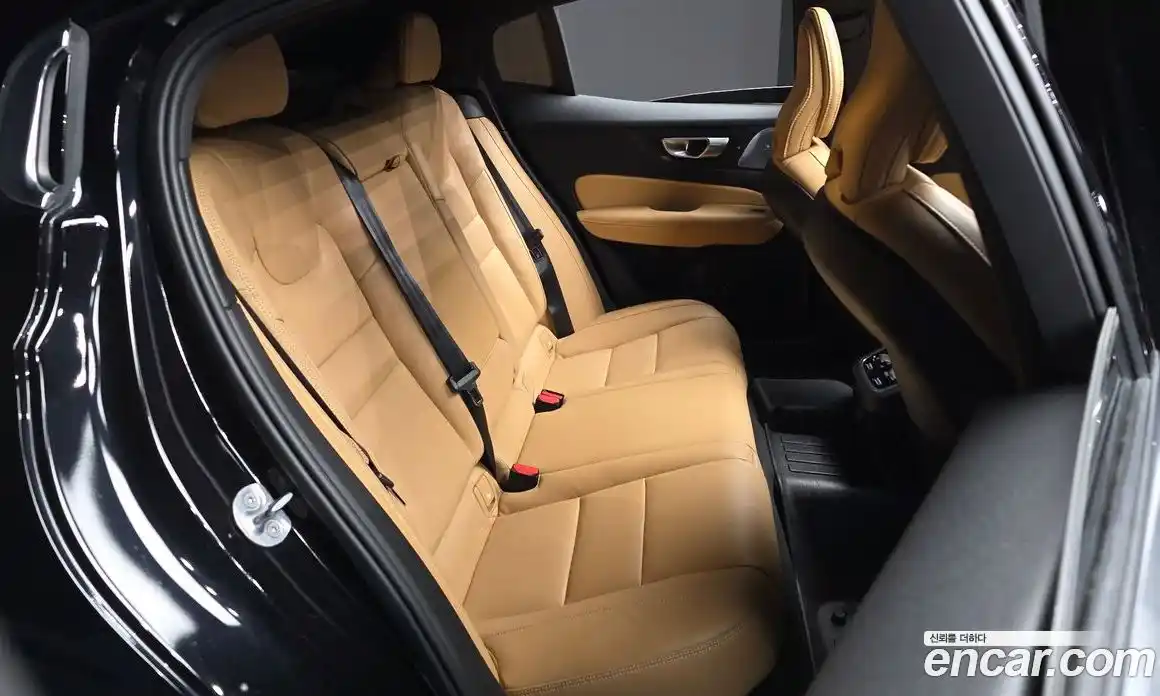 Volvo S60 2024 2.0 автомат (гидро), фото 12