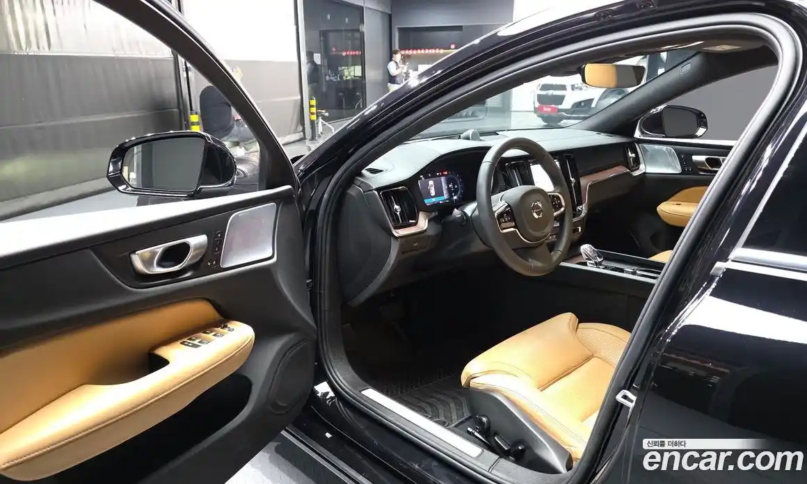 Volvo S60 2024 2.0 автомат (гидро), фото 10
