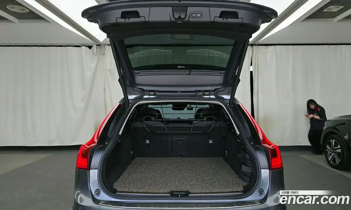 Volvo V90 2018 2.0 автомат (гидро), фото 20