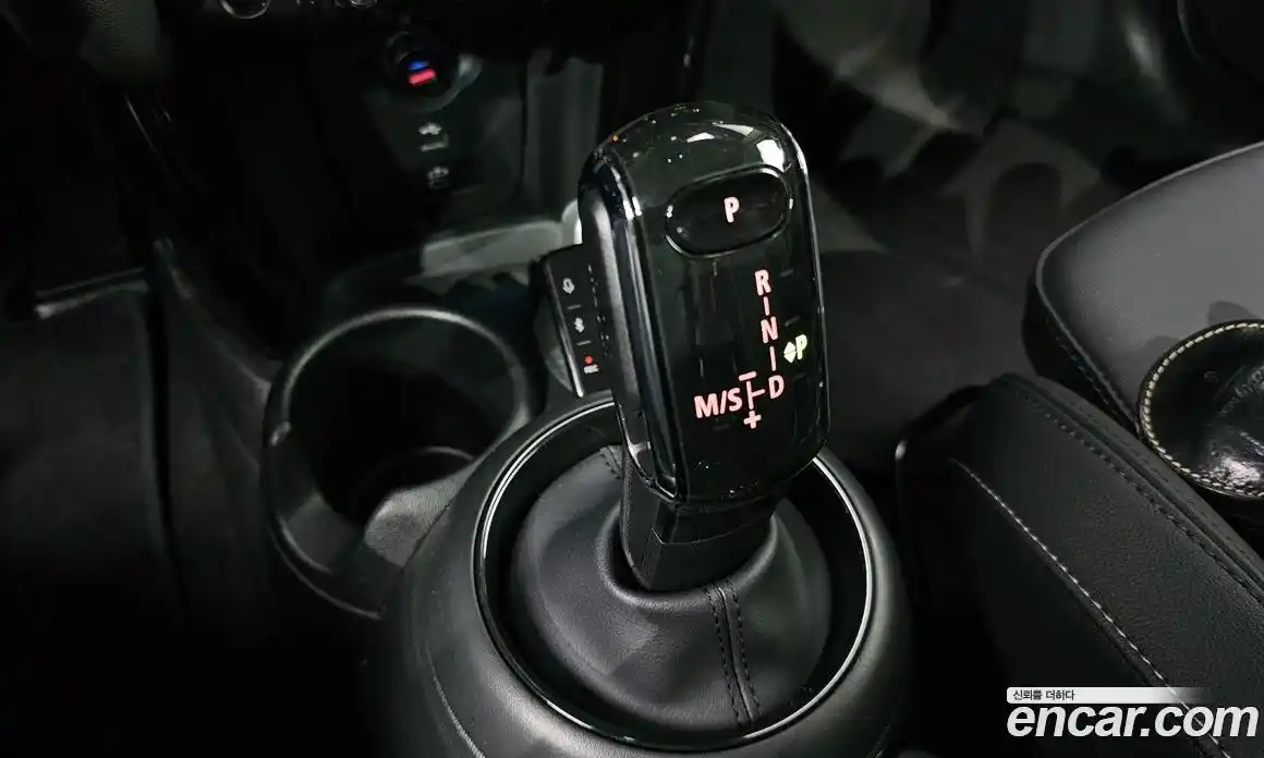 Mini Cooper 2023 1.5 автомат (гидро), фото 12