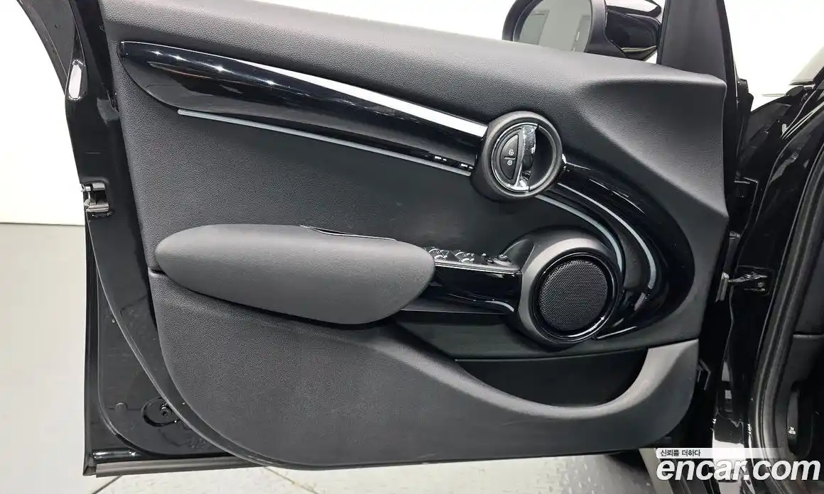 Mini Cooper 2023 1.5 автомат (гидро), фото 14