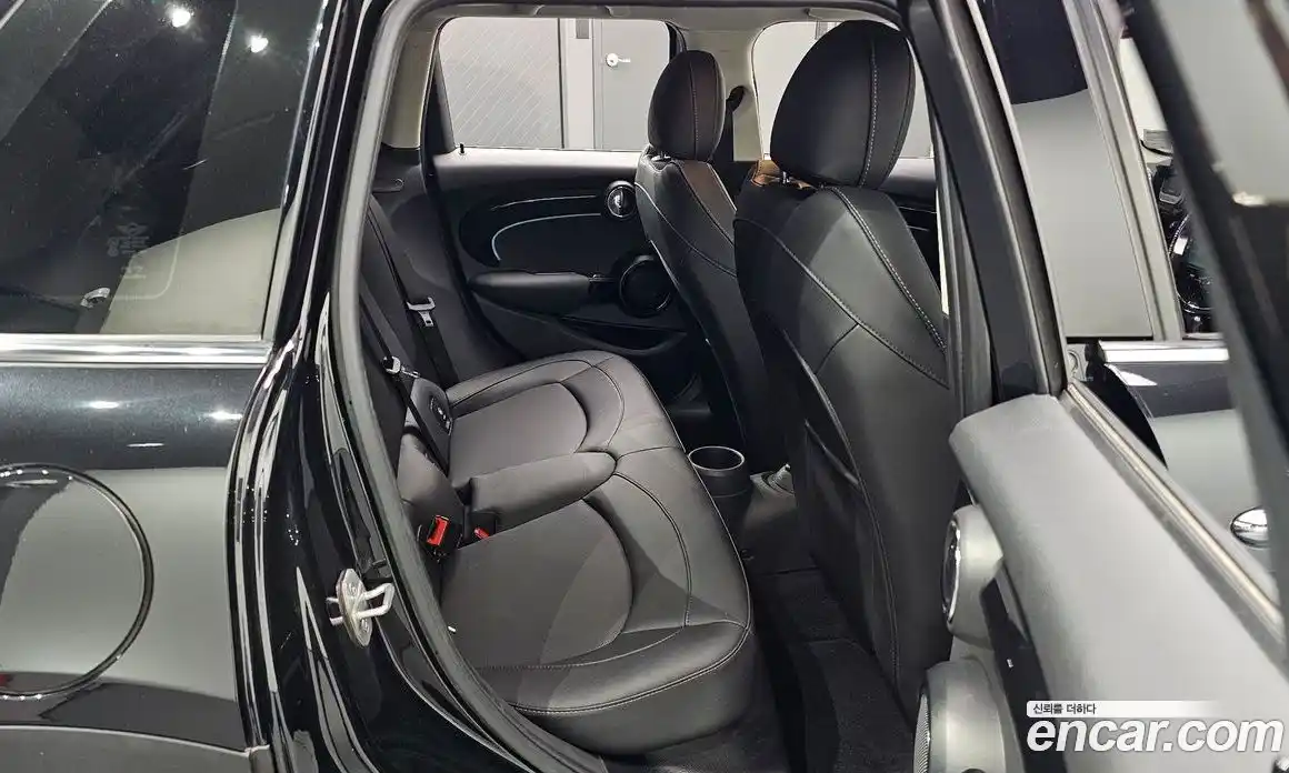 Mini Cooper 2023 1.5 автомат (гидро), фото 17