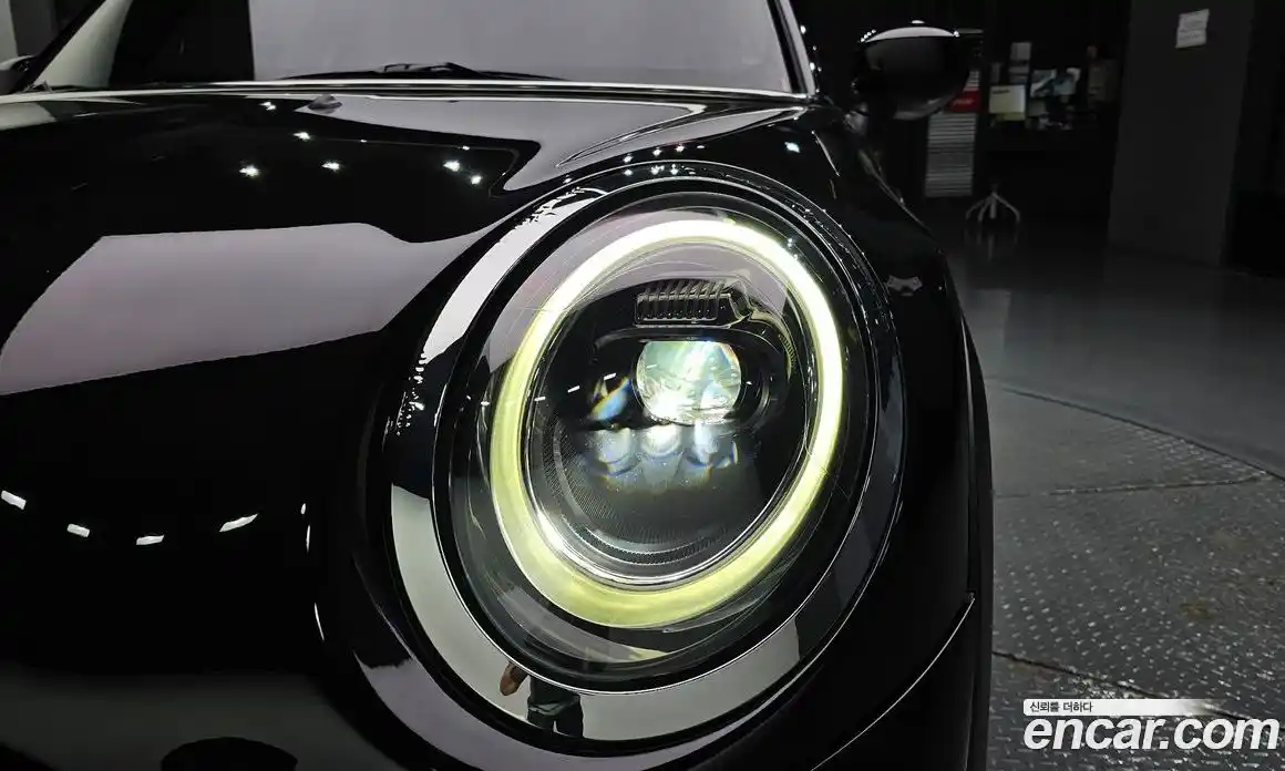 Mini Cooper 2023 1.5 автомат (гидро), фото 8