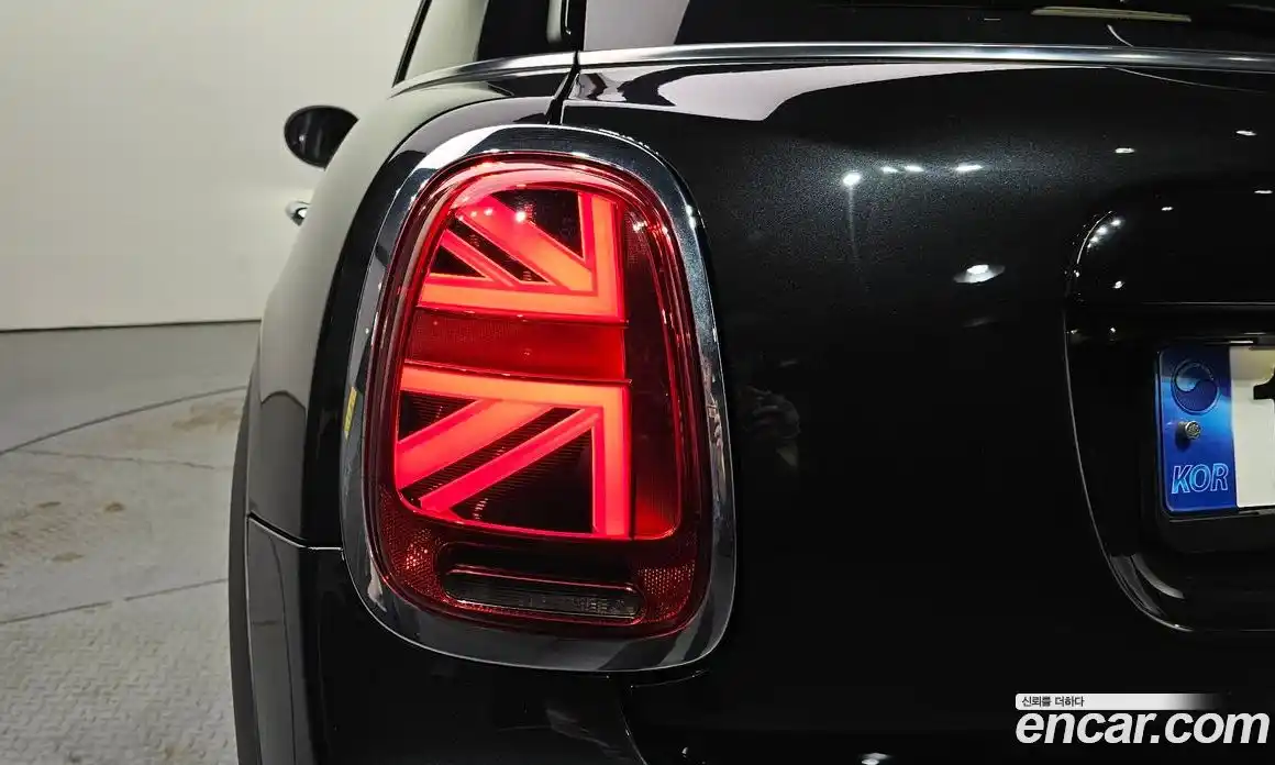 Mini Cooper 2023 1.5 автомат (гидро), фото 9