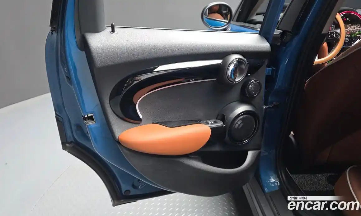 Mini Cooper 2024 2.0 автомат (гидро), фото 15