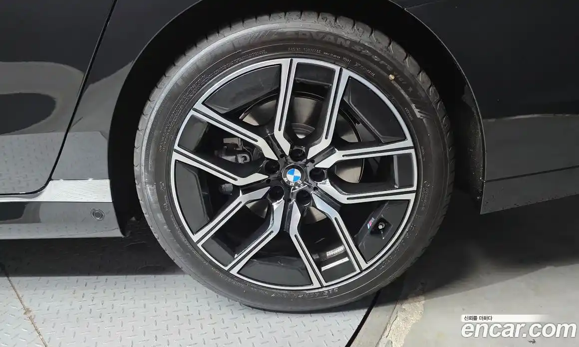BMW 7 серия 2025 3.0 автомат (гидро), фото 7