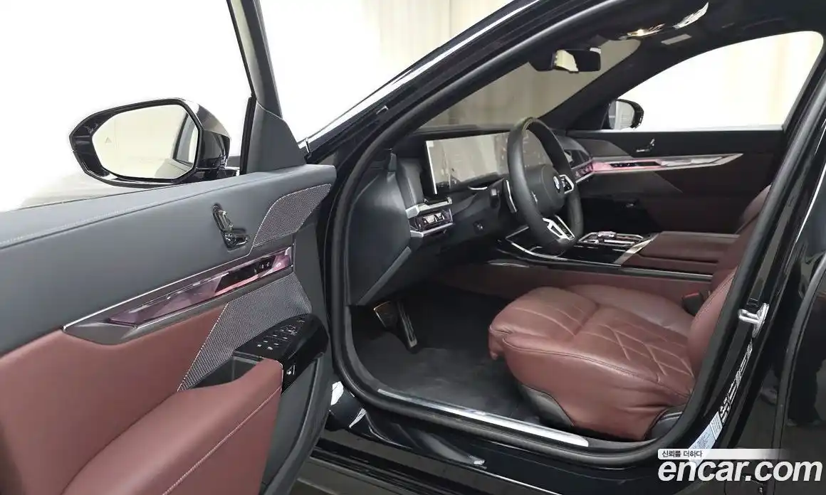 BMW 7 серия 2025 3.0 автомат (гидро), фото 13