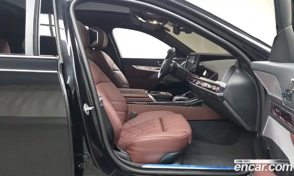 BMW 7 серия 2025 3.0 автомат (гидро), фото 16