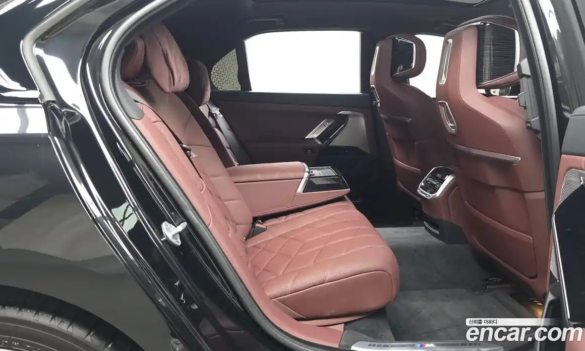 BMW 7 серия 2025 3.0 автомат (гидро), фото 17