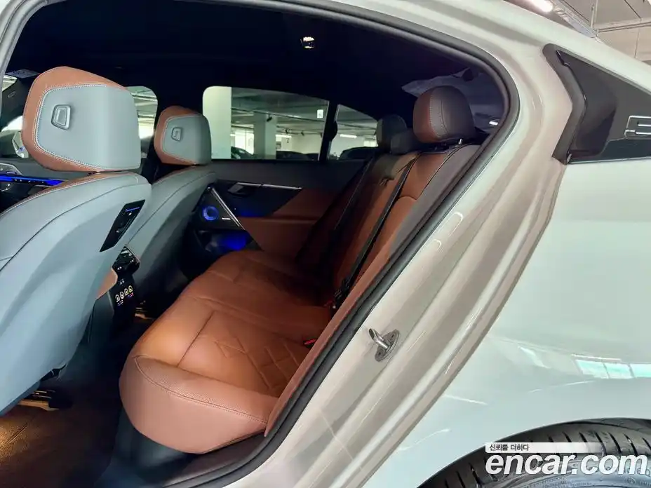 BMW 5 серия 2025 3.0 автомат (гидро), фото 11