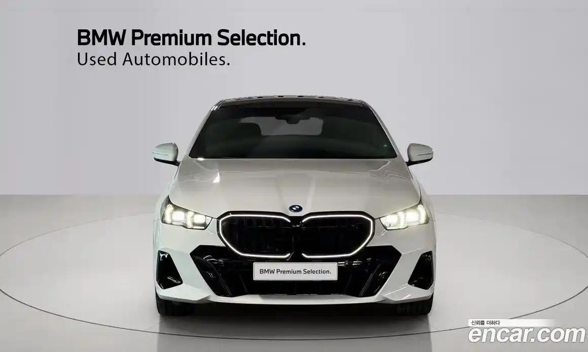 BMW 5 серия 2025 3.0 автомат (гидро), фото 3