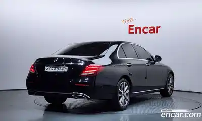 Mercedes-Benz E-Class 2019 2.0 автомат (гидро), миниатюра 2