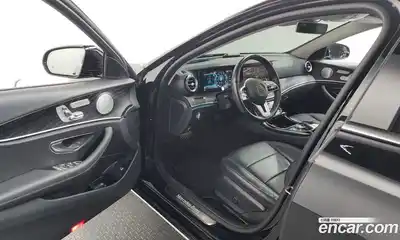 Mercedes-Benz E-Class 2019 2.0 автомат (гидро), миниатюра 10