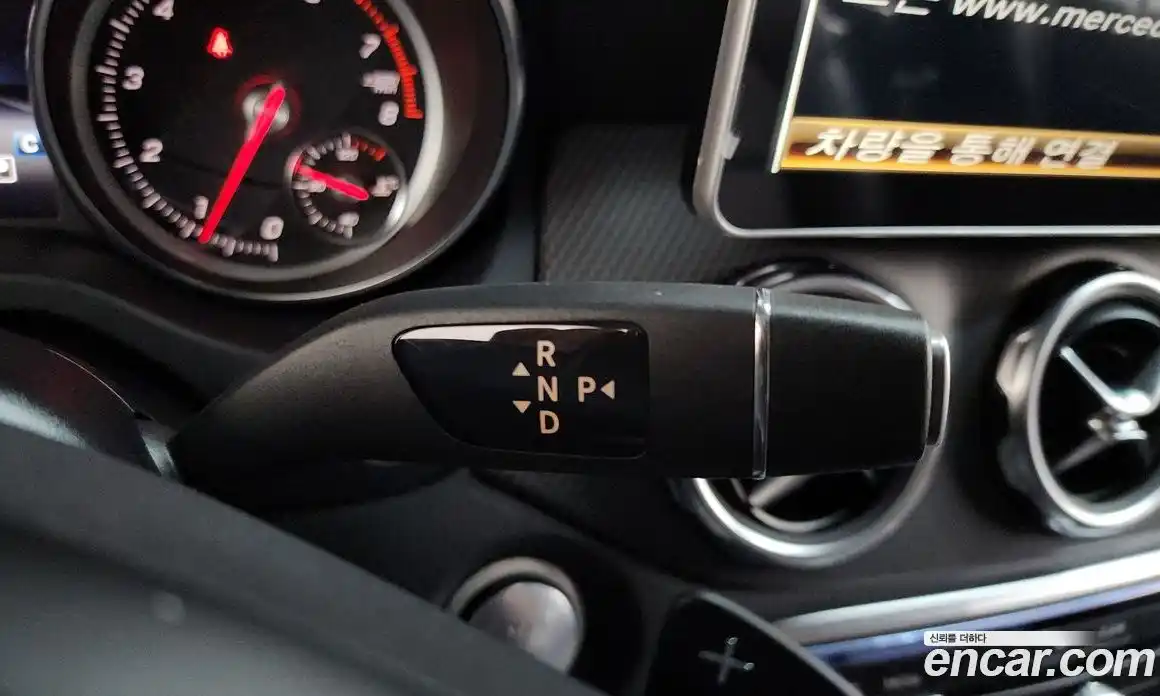 Mercedes-Benz GLA-Class 2019 2.0 гидро, фото 12 Mercedes-Benz GLA-Class 2019 2.0 гидро, фото 12