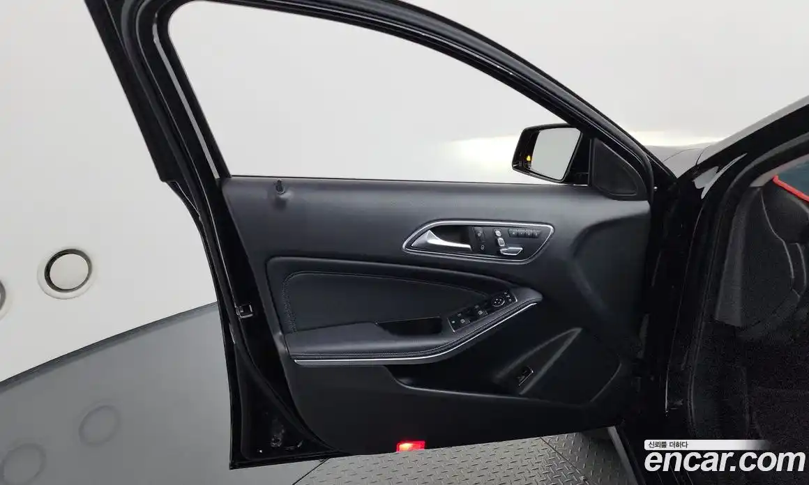 Mercedes-Benz GLA-Class 2019 2.0 гидро, фото 14 Mercedes-Benz GLA-Class 2019 2.0 гидро, фото 14