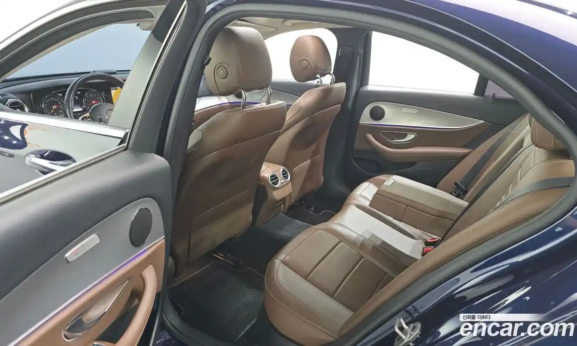 Mercedes-Benz E-Class 2018 2.0 автомат (гидро), фото 12