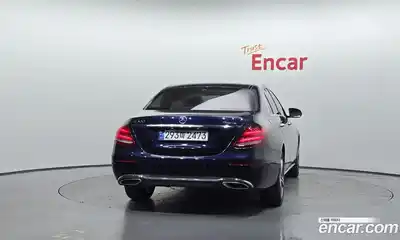 Mercedes-Benz E-Class 2018 2.0 автомат (гидро), миниатюра 4